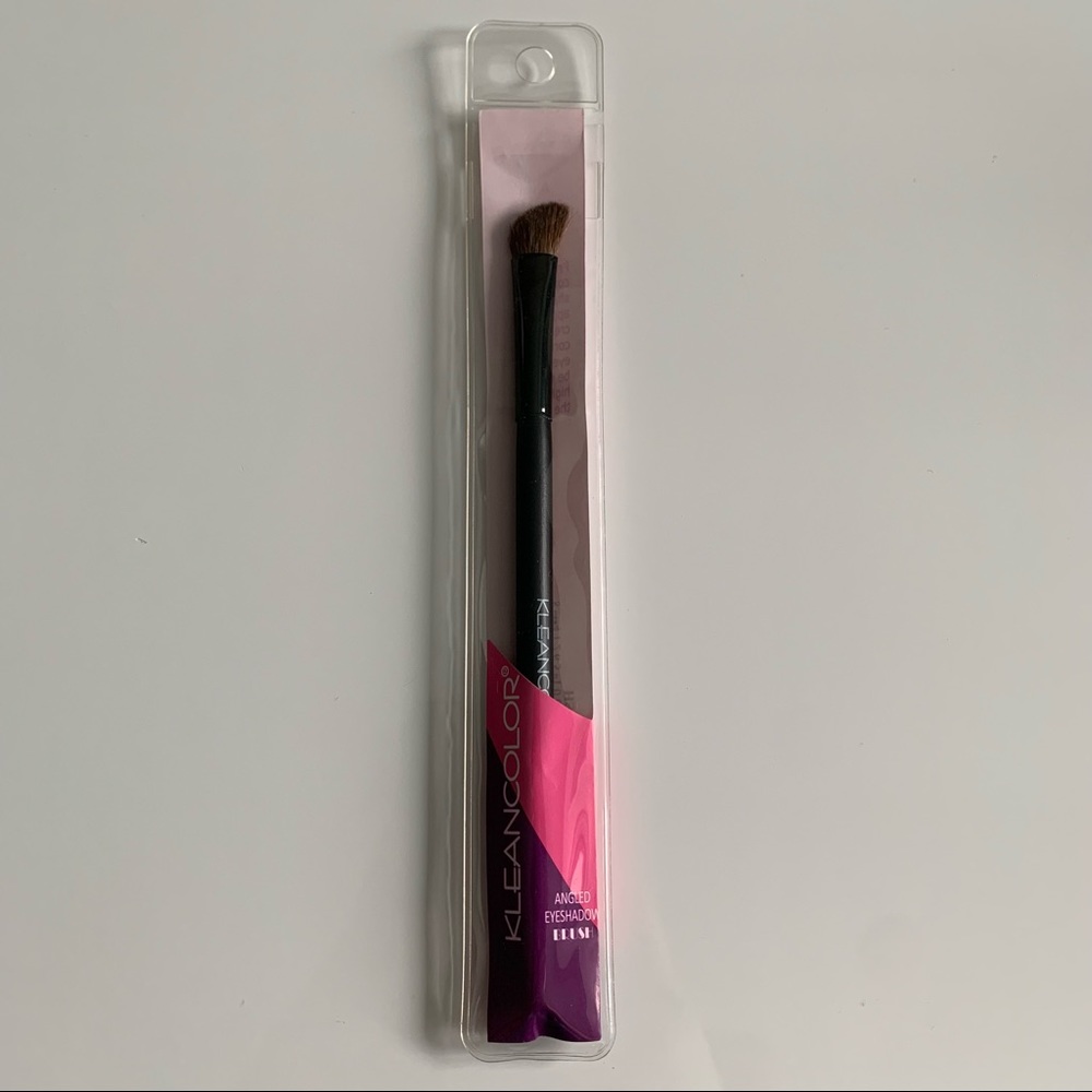 KLEANCOLOR Angled Eyeshadow Brush